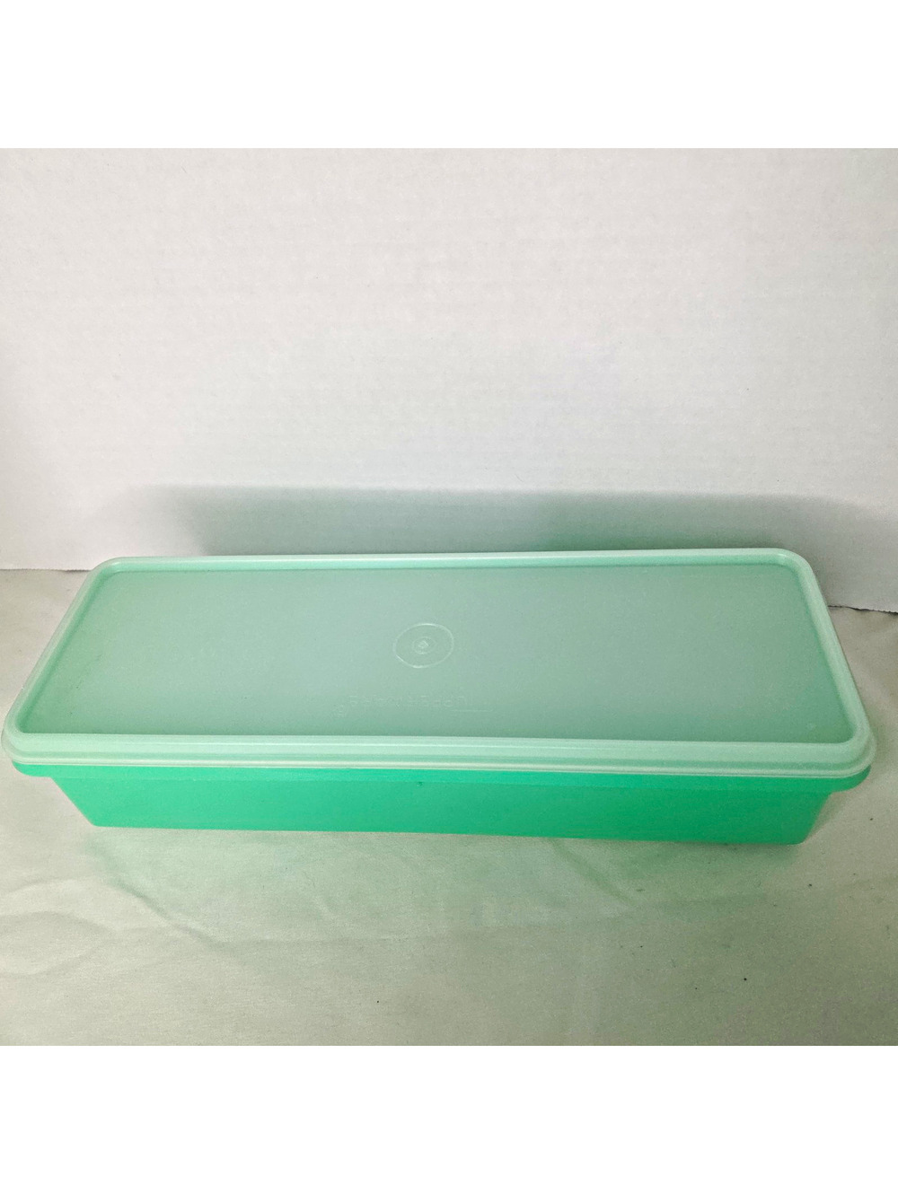 Vintage Tupperware 892-6 Jadeite Green Celery Vegetable Keeper w Lid USA